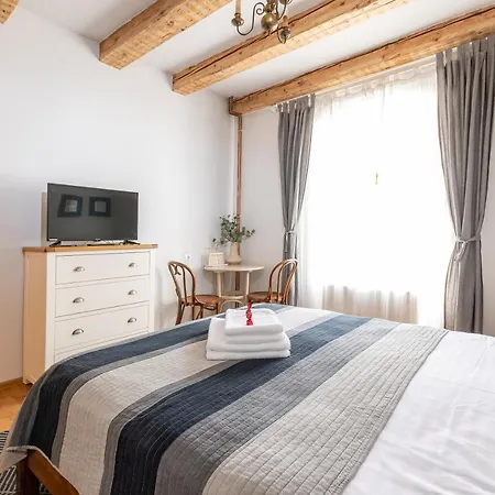 Wood House Republicii * Braşov