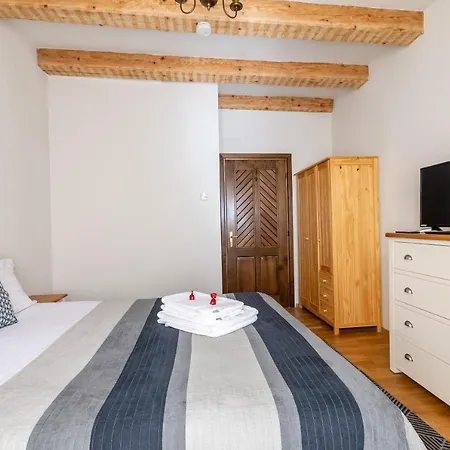 Apart-hotel Wood House Republicii Braşov