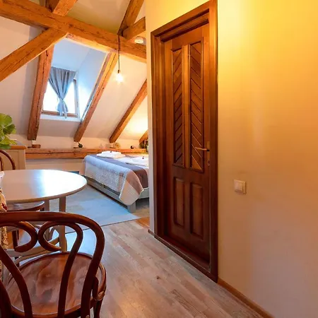 Apart-hotel Wood House Republicii Braşov