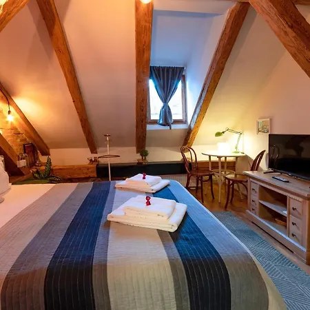 Apart-hotel Wood House Republicii Braşov