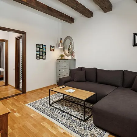 Wood House Republicii Apart-hotel