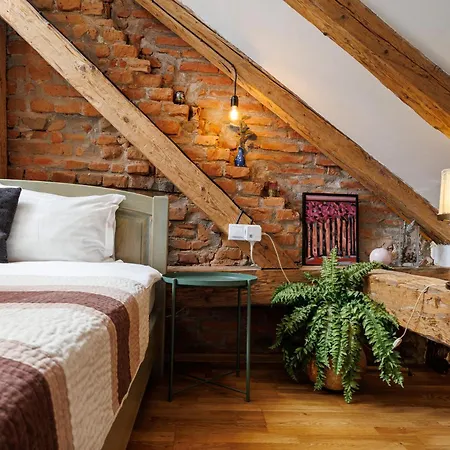 Wood House Republicii Apart-hotel *