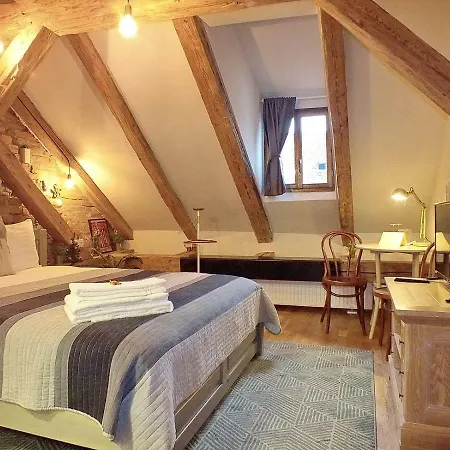 Wood House Republicii Apart-hotel