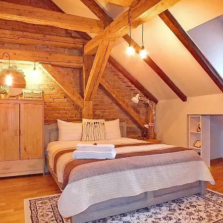 Wood House Republicii Apart-hotel *